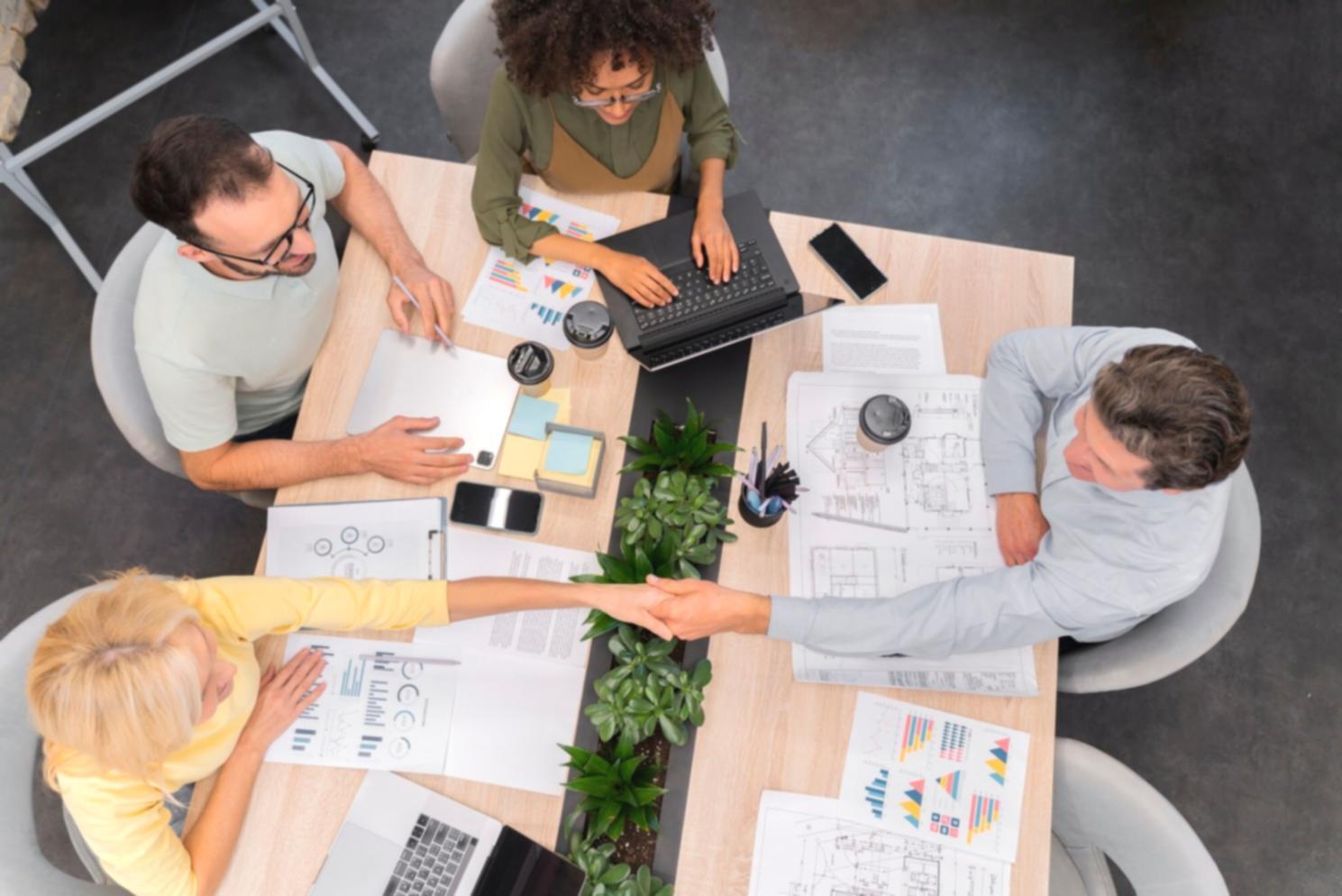 Environnement de travail pratique avec équipements réseau pour formation technique